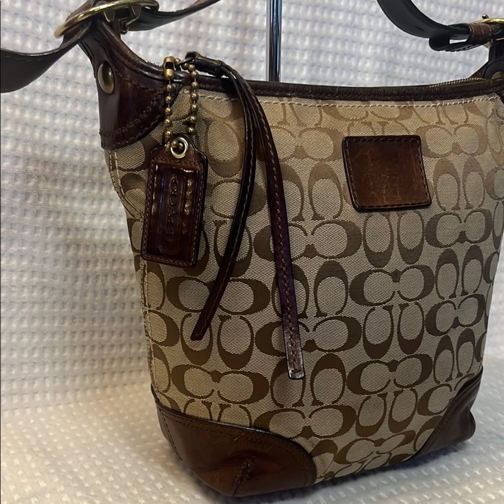 Coach Tan and Brown Signature Cross Body Bag - Picture 3 of 15